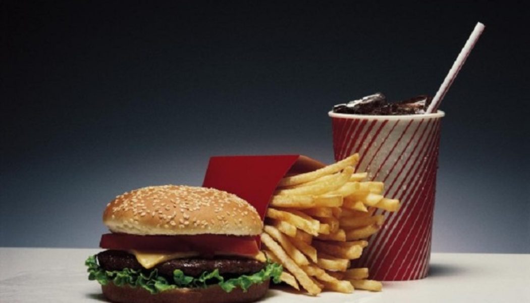 Fast-Food-Verpackungen machen ungesunde Lebensmittel durch fluorierte Verbindungen noch gefährlicher