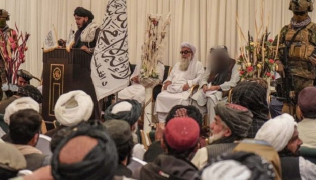 „Helden des Islam und des Landes“: Taliban-Regime belohnt Angehörige von Selbstmordattentätern mit Land und Geld