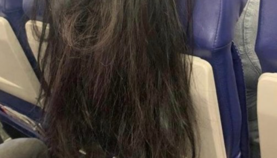 Ein virales Bild an Bord eines Flugzeugs erzeugt gemischte Gefühle