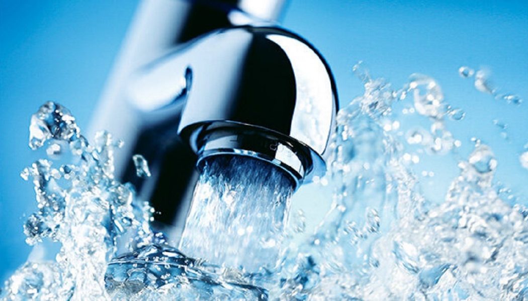 Großbritannien Will Dem Trinkwasser Fluorid Hinzufügen – Dr. Vernon Coleman Erklärt, Warum Dies „Viel Mehr Schadet Als Nützt“