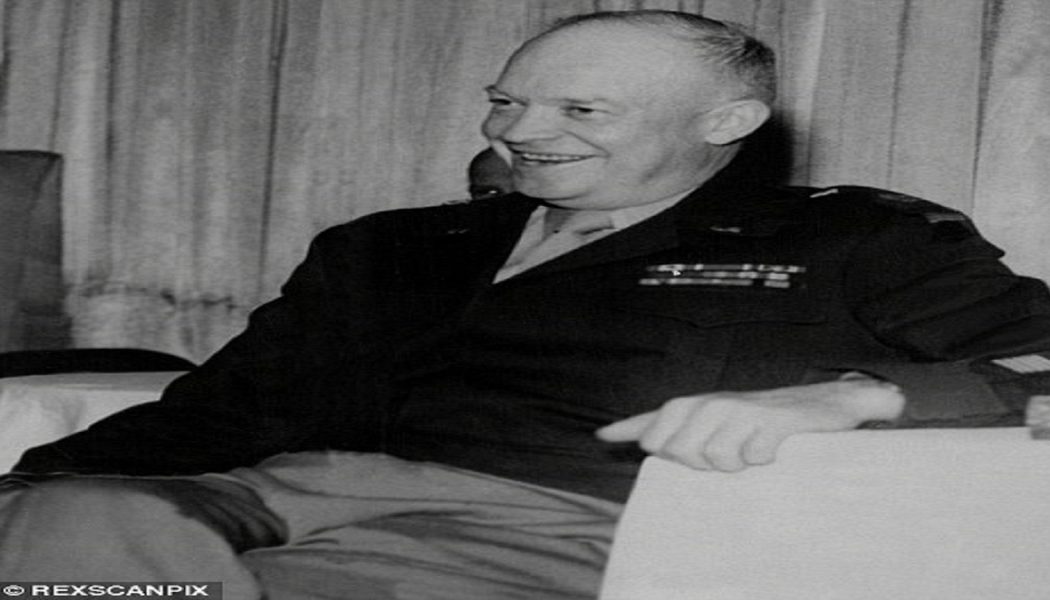 Präsident Eisenhower hatte drei geheime Treffen mit Außerirdischen, sagt ein ehemaliger Pentagon-Berater