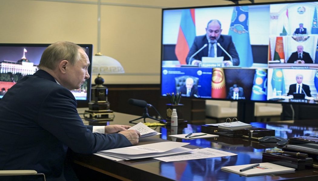 Putin verspricht, Ex-Sowjet-Verbündete vor „Farbrevolutionen“ zu verteidigen