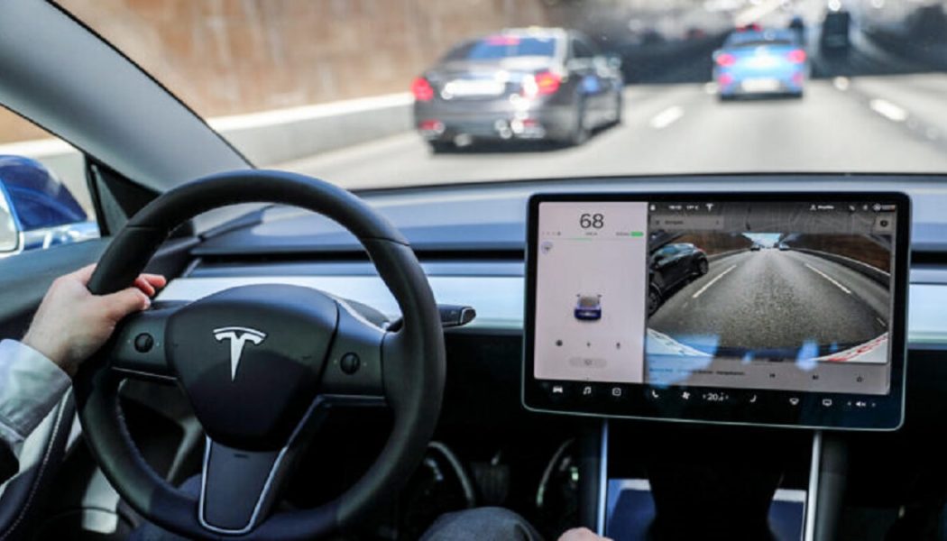 Tesla sieht sich einer neuen Untersuchung wegen angeblicher „Phantombremsung“ bei hohen Geschwindigkeiten gegenüber