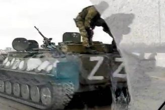 Der Mysteriöse Buchstabe „Z“ Auf Russischer Militärausrüstung An Der Grenze Zur Ukraine Hat Alle Verwirrt