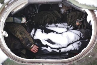 Leichen russischer Soldaten verrotten in der Ukraine: Wohin mit den Toten?