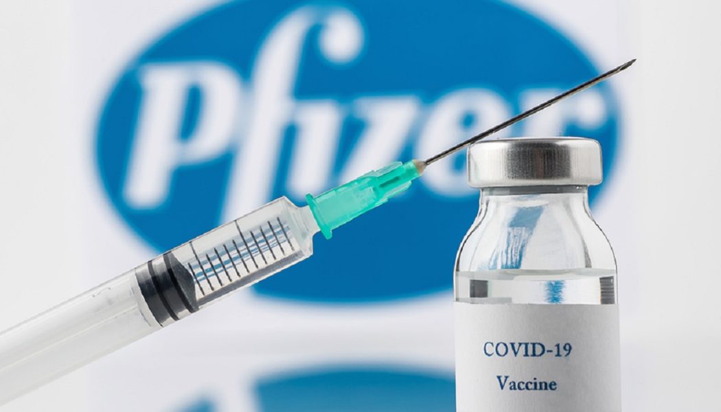 Pfizer-CEO Albert Bourla erklärt, dass die vierte COVID-Impfung „jetzt notwendig“ ist