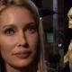 Frau mit blonden Haaren und grünen Augen behauptet, ein Alien-Hybrid zu sein