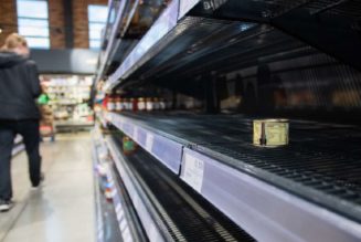 „Nirgendwo, außer bei uns, herrscht ein Mangel“ – Supermarkt-Kunde wundert sich über Engpässe in Deutschland