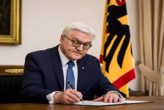Bundespräsident Steinmeier: Muss er jetzt zurücktreten? Im Ausland wird schon mit ihm abgerechnet