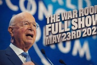 Klaus Schwab kündigt globale Übernahme durch Weltelite an, um WEF/WHO-Konferenz zu eröffnen! – War Room Must Video