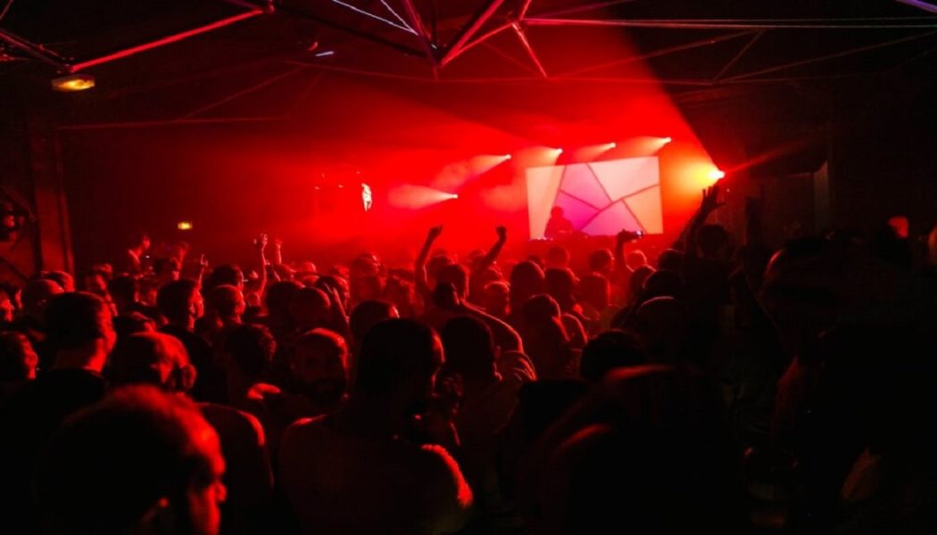 Bloodlines: Wer Steckt Hinter Den Seltsamen Bissen In Französischen Nachtclubs?