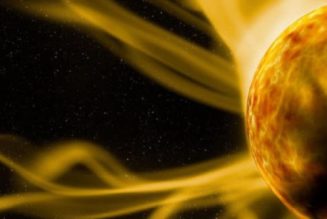 Eine doppelte Sonneneruption bricht von Sunspot AR 2993 aus