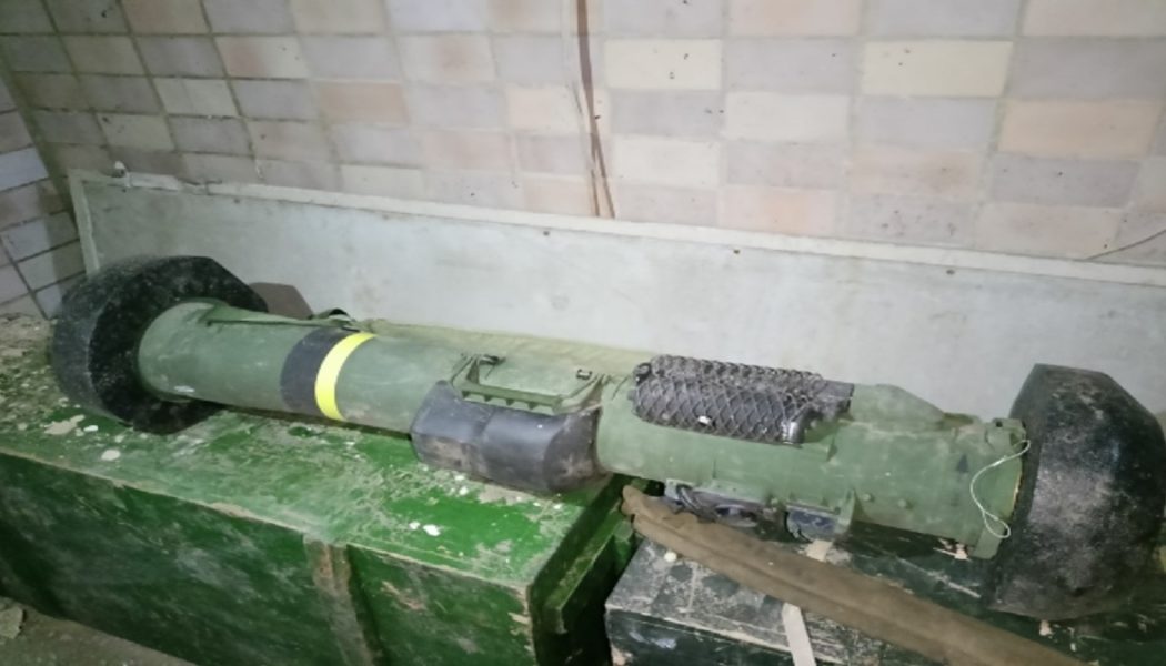 BEWAFFNUNG VON KRIMINELLEN: Amerikanische Waffen, die in die Ukraine geschickt wurden, landen im Dark Web zum Verkauf