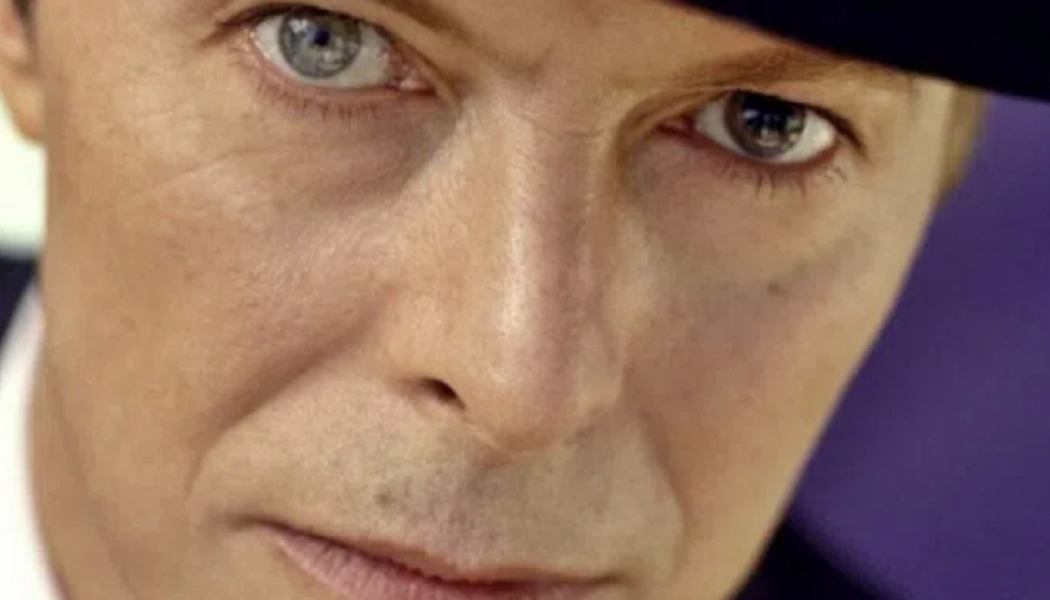 „Google Is Illuminati“: David Bowies letzter Internet-Beitrag Unheimlich prophezeit 2022