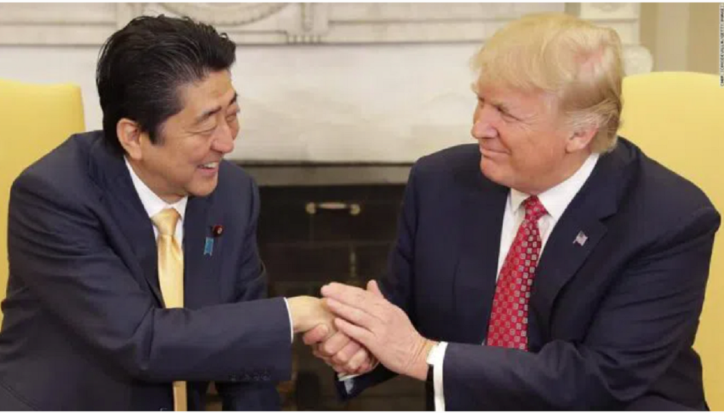 Donald Trump erwägt, an der Beerdigung von Shinzo Abe in Japan teilzunehmen