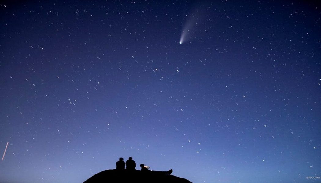 Ein Riesiger Komet Flog An Der Erde Vorbei, Wurde Aber Größer Und Steuerte Auf Die Sonne Zu. Ist Es Nibiru Oder Krieg?