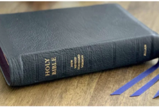 Die neue modifizierte, spaltungsfreie Bibel: Nichts ist mehr heilig