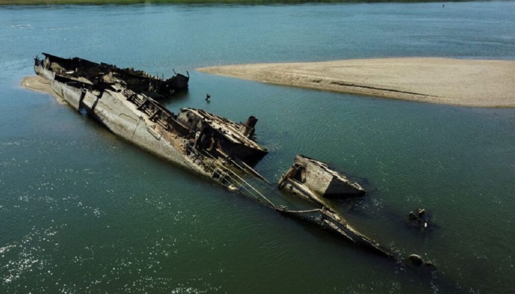 Der Pegelabfall Der Donau Hat Versunkene Nazi-Schiffe An Die Oberfläche Gebracht, Während Der Jialing-Fluss In China Verschwunden Ist