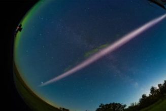 Mysteriöse Leuchtende Streifen, Die Über Der Erde Fotografiert Wurden. Wissenschaftler Streiten Immer Noch Über Die Art Ihrer Herkunft