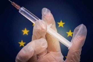 Gegen alle Beweise: EU enthüllt Plan für vollständige Impfung im neuen Strategiepapier