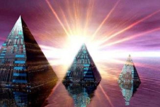 Warum Senden Weltpyramiden Photonenstrahlen Strahlender Energie In Richtung Einer Mysteriösen Kosmischen Wolke?