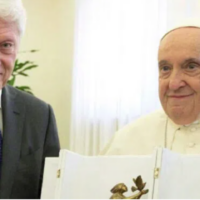 Bill Clinton und Papst Franziskus fordern eine „dringende Entvölkerung“, um den Planeten zu retten