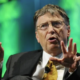 Bill Gates befiehlt der Regierung, echte Lebensmittel durch gentechnisch veränderte Lebensmittel zu ersetzen, um das „globale Sieden“ zu bekämpfen
