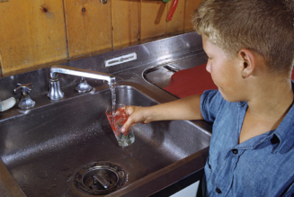 Fluorid im Trinkwasser kann den IQ von Kindern senken. Die Schlussfolgerungen eines kontroversen Berichts, der in den USA veröffentlicht wurde