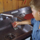 Fluorid im Trinkwasser kann den IQ von Kindern senken. Die Schlussfolgerungen eines kontroversen Berichts, der in den USA veröffentlicht wurde