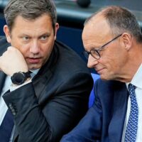 Rücksichtslose Besteuerung und der Hyperstaat: Wie Deutschland von der Krise profitiert